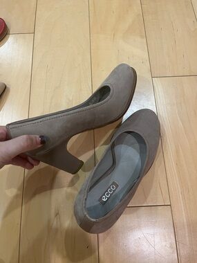 Ecco Taupe Suede Round-Toe Ballet Flats